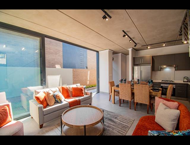 3 BEDROOM TOWNHOUSE FOR SALE IN MENLO PARK